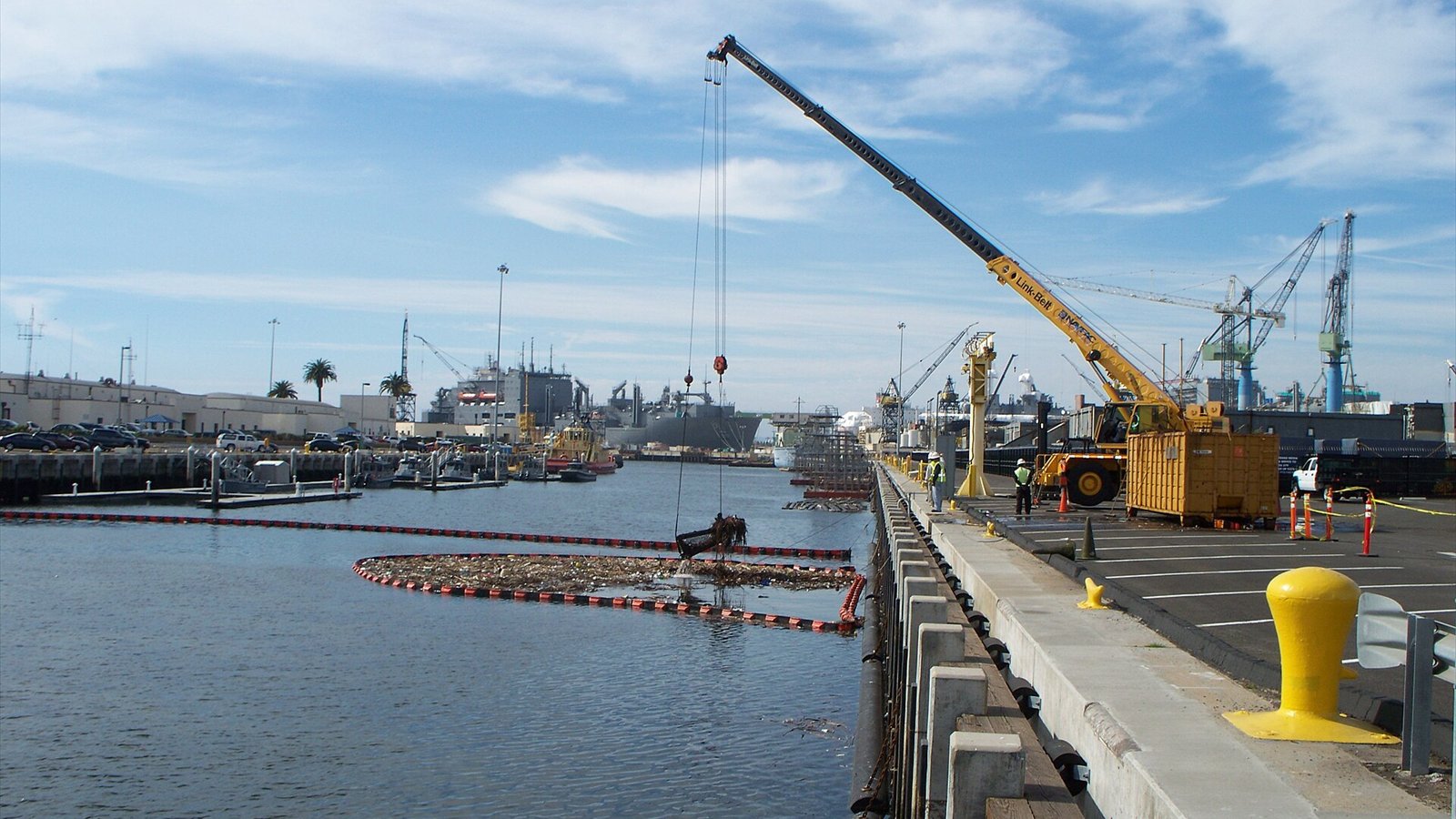 During a period of inclement weather in San Diego, Chollas Creek, a creek that runs through Naval Base San Diego, became saturated with debris. NBSD's Public Works crane and rigging crew cleaned out the creek…