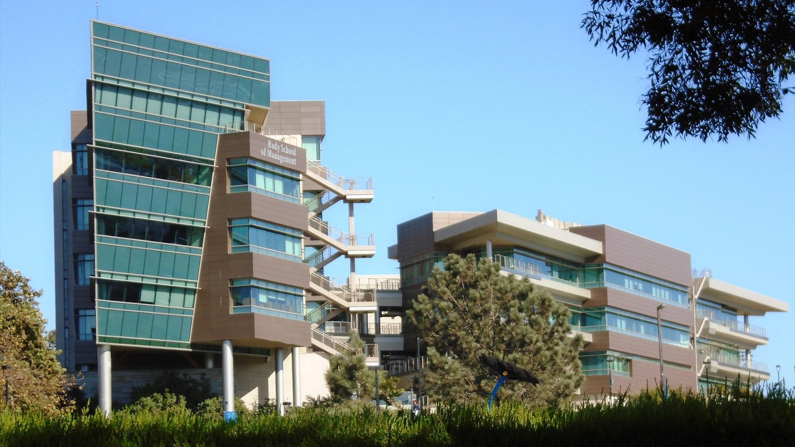 Wells Fargo Hall and Otterson Hall stand side by side at UC San Diego's Rady School of Management.
