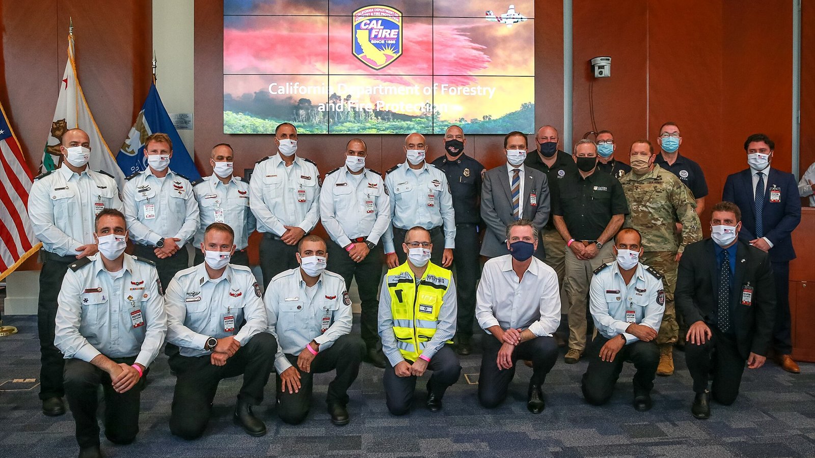 California's mutual aid is coming from across the United States and across the globe. Today, Governor @GavinNewsom and @CalOES_Dir thanked the team of 10 Israeli firefighters who will be assisting in the state's…