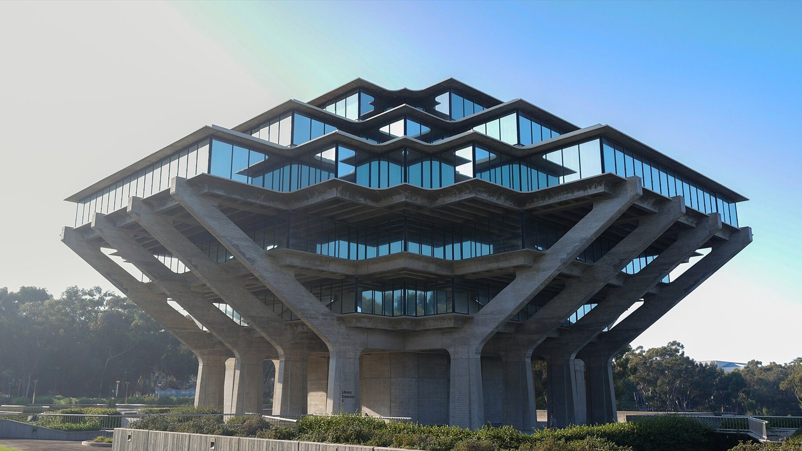 Geisel Library on the campus of University of California, San Diego at daytime.