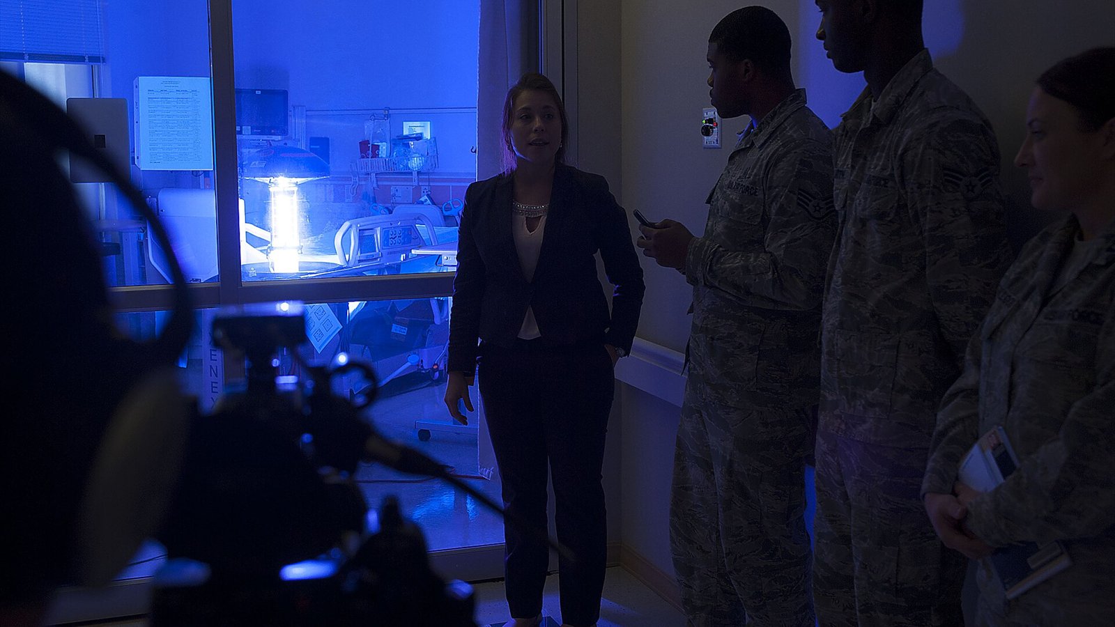 Geri Genant, Xenex Healthcare Services implementation manager, demonstrates the capabilities of “Saul,” a germ-zapping robot to U.S. Air Force Airmen at Langley Air Force Base, Va., Oct. 20, 2014. The 633rd Medical…